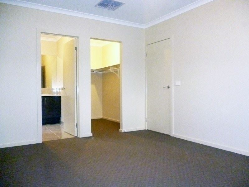 41 Terrene Terrace, Point Cook VIC 3030