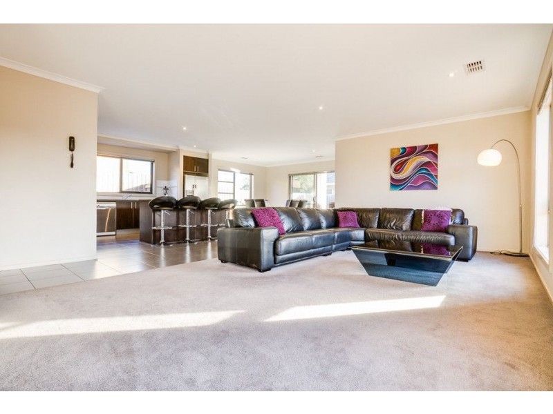7 Windorah Drive, Point Cook VIC 3030