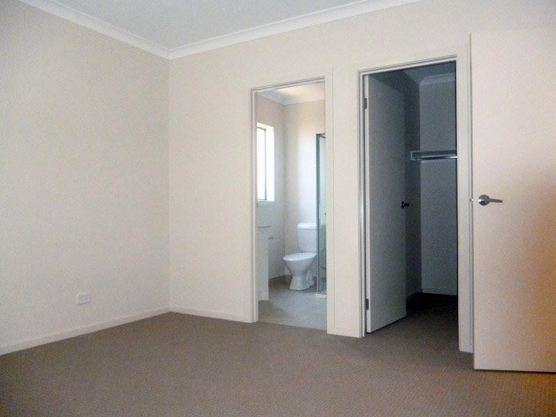 28 Miniata Way, Wyndham Vale VIC 3024