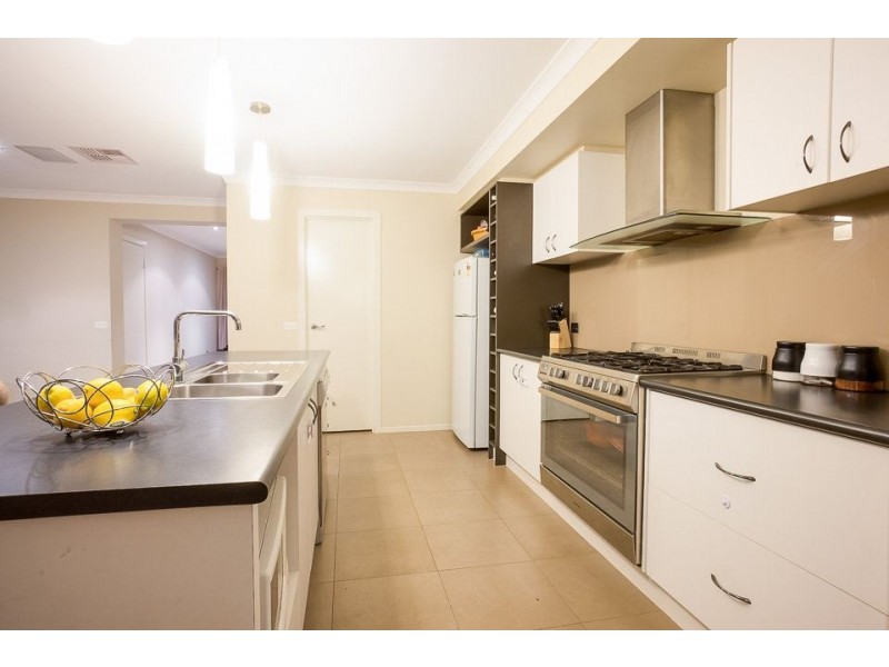 9 Cepora Road, Tarneit VIC 3029