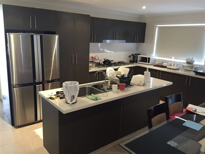 8 Hewett Drive, Point Cook VIC 3030