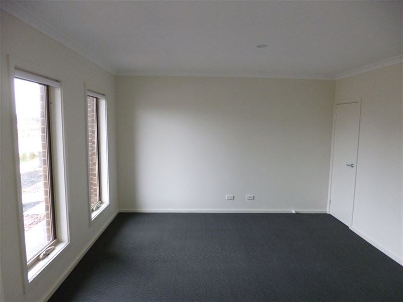 28 Scrubwren Drive, Williams Landing VIC 3027