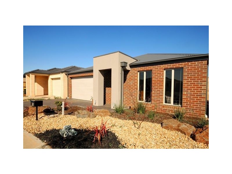 8 Isabella Way, Tarneit VIC 3029