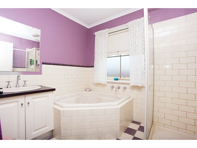 1/14 Rock Street, Werribee VIC 3030