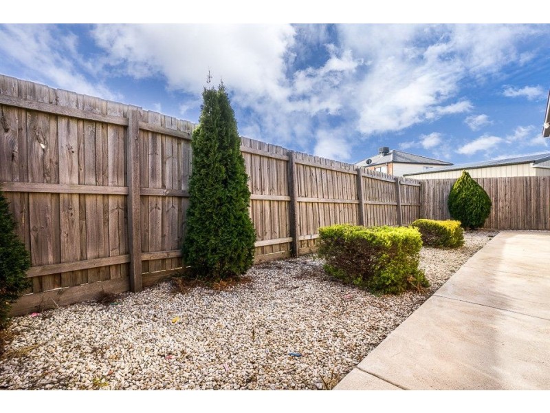 2/29. Harmony Drive, Tarneit VIC 3029