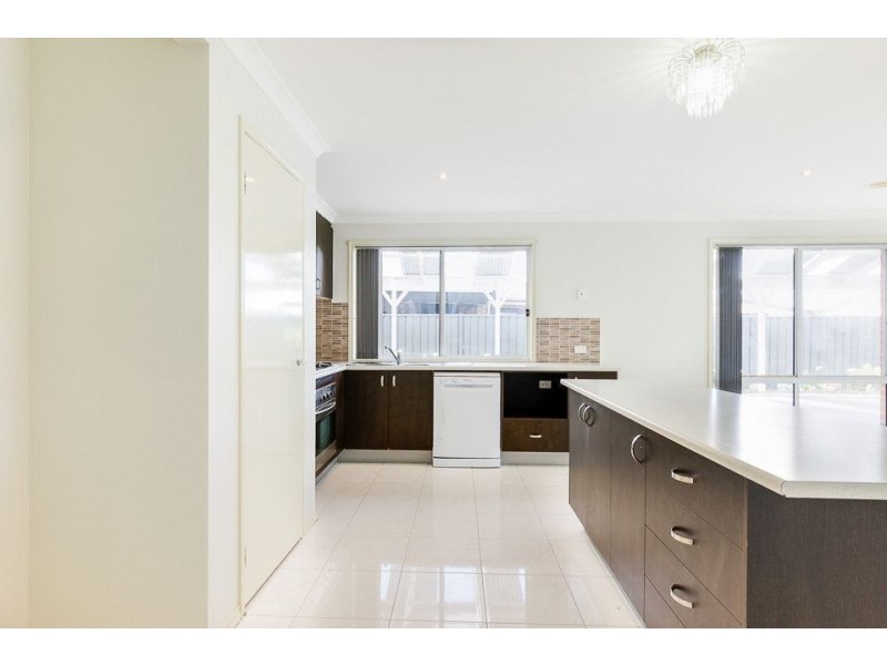 107 Manor Lakes Boulevard, Wyndham Vale VIC 3024