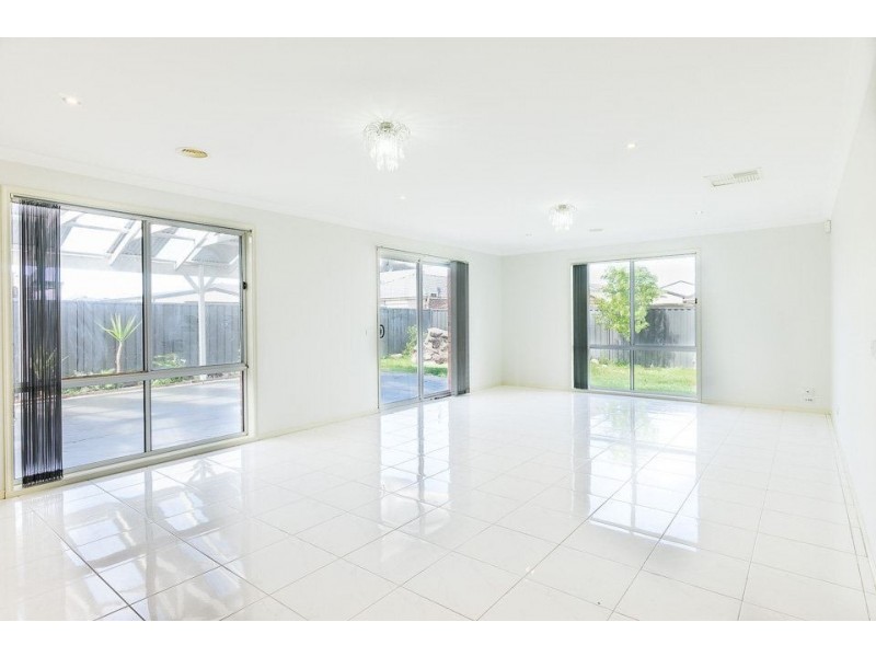 107 Manor Lakes Boulevard, Wyndham Vale VIC 3024