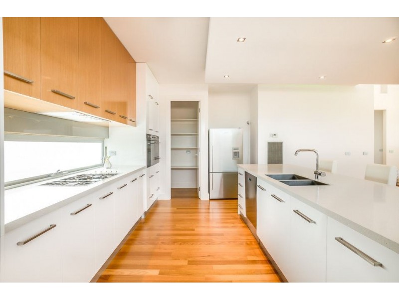 29 The Esplanade, North Shore VIC 3214