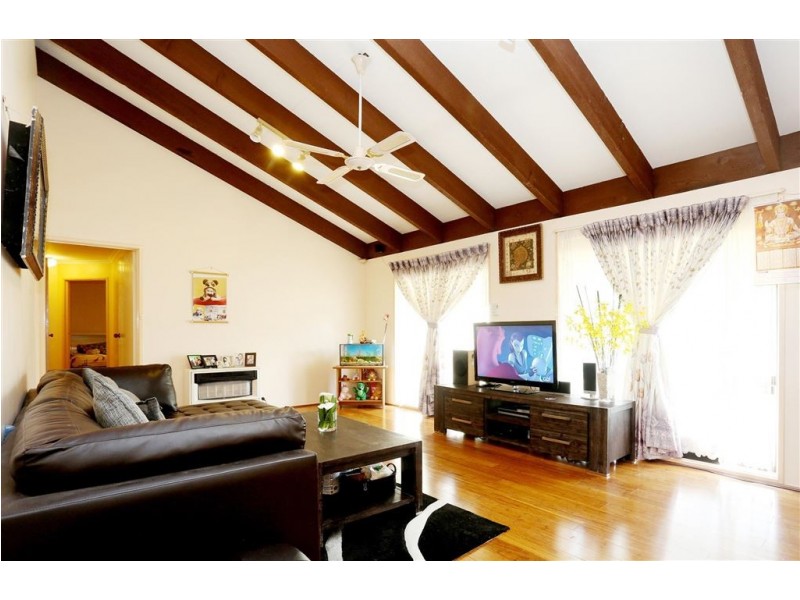 2 Courtney Ave, Hoppers Crossing VIC 3029