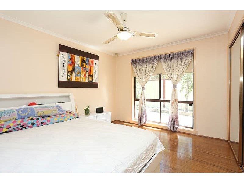 2 Courtney Ave, Hoppers Crossing VIC 3029