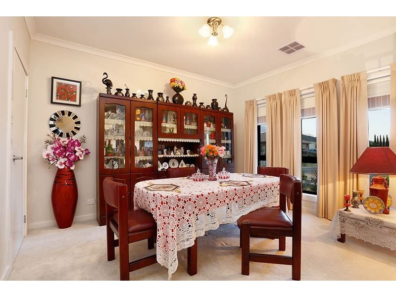 14 Fiddlewood Turn, Melton West VIC 3337