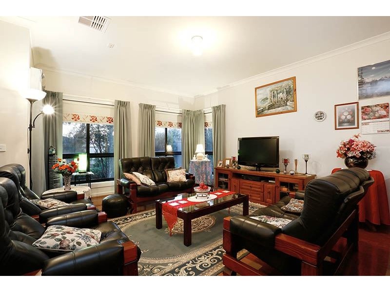 14 Fiddlewood Turn, Melton West VIC 3337