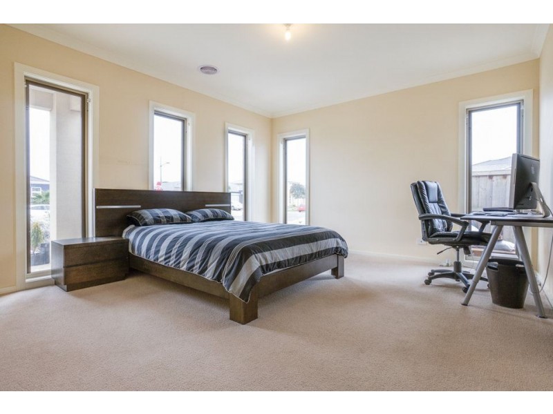 290 Saltwater Promenade, Point Cook VIC 3030