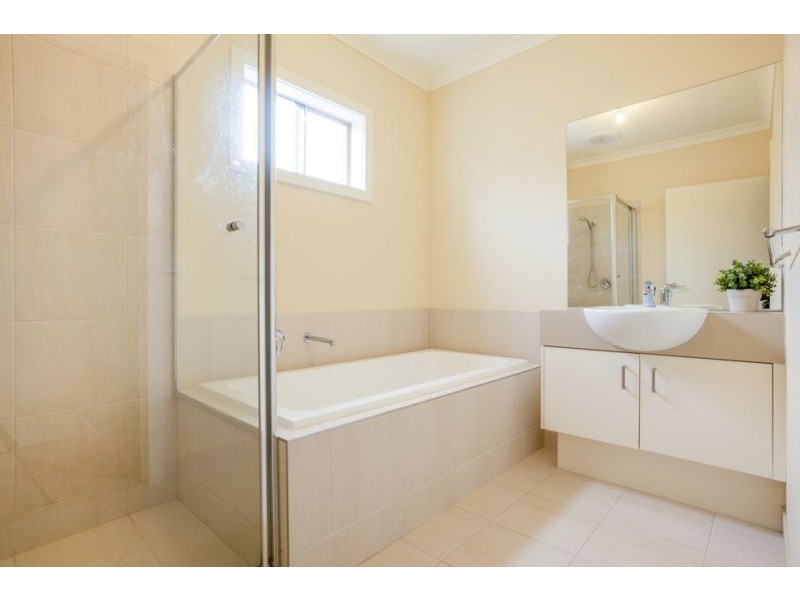 290 Saltwater Promenade, Point Cook VIC 3030