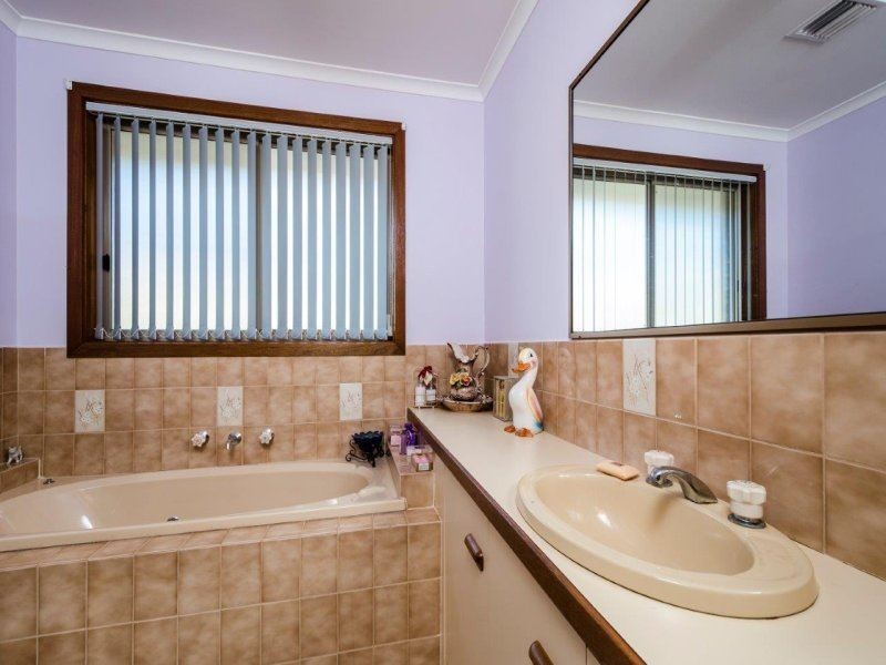 98 Hogans Road, Hoppers Crossing VIC 3029