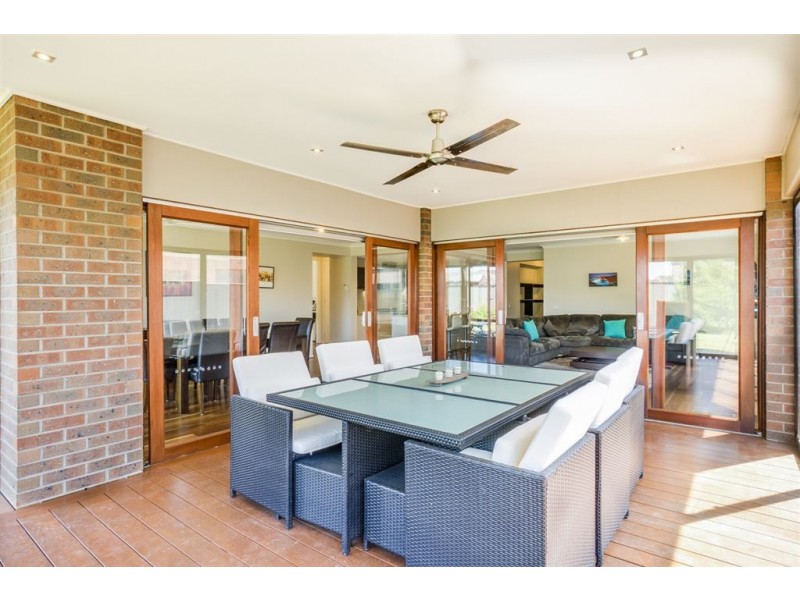 10 Redcliffe Parade, Tarneit VIC 3029