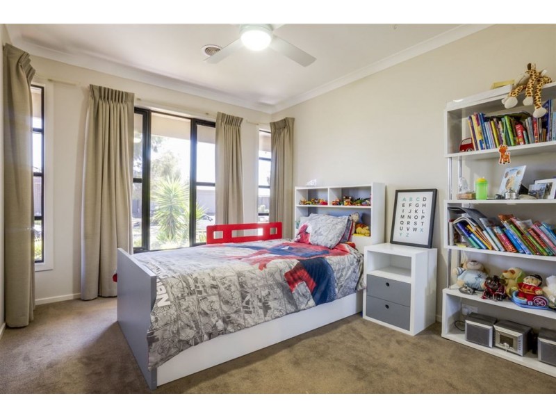 10 Redcliffe Parade, Tarneit VIC 3029