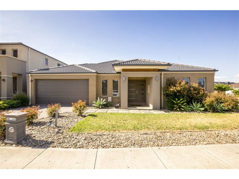 2 Grandiflora Grove, Point Cook VIC 3030