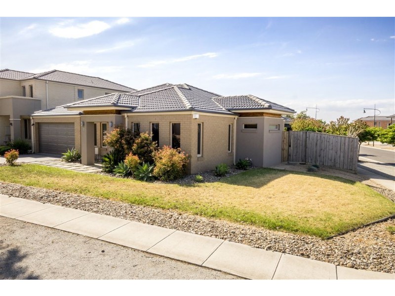 2 Grandiflora Grove, Point Cook VIC 3030
