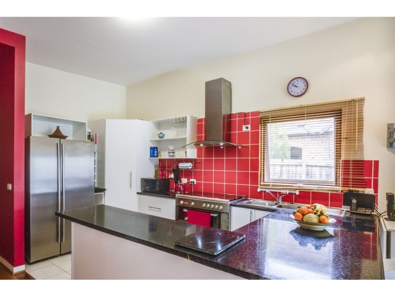 8 Deutgam Street, Werribee VIC 3030