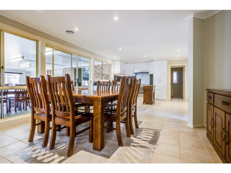 5 Haveaux Street, Werribee VIC 3030