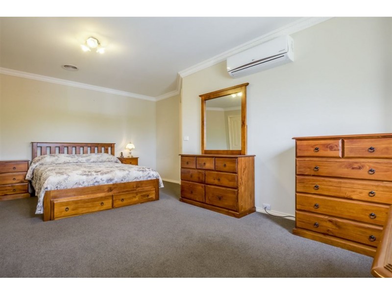5 Haveaux Street, Werribee VIC 3030