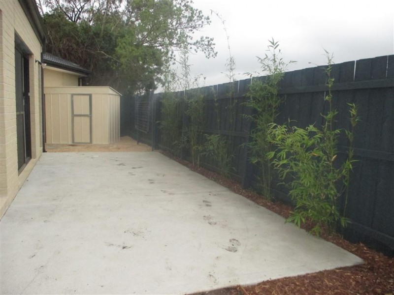2/33 Cormorant Crescent, Werribee VIC 3030