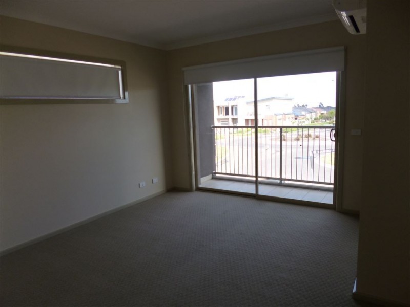 36 Scrubwren Drive, Williams Landing VIC 3027