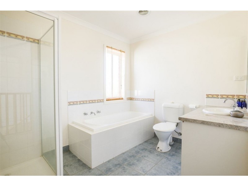 2 Baden Powell Drive, Tarneit VIC 3029