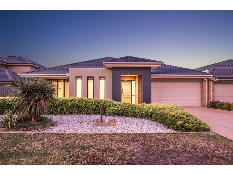 41 Middle Park Drive, Sanctuary Lakes VIC 3030