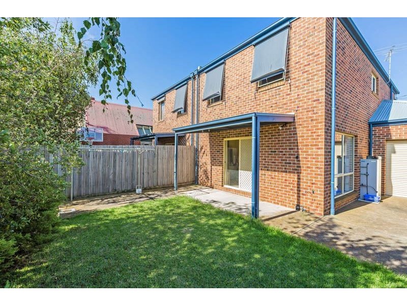 2b Cattanach Crescent, Werribee VIC 3030