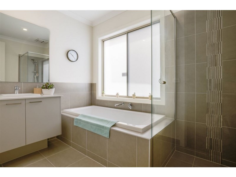 25 Elderwood Avenue, Truganina VIC 3029