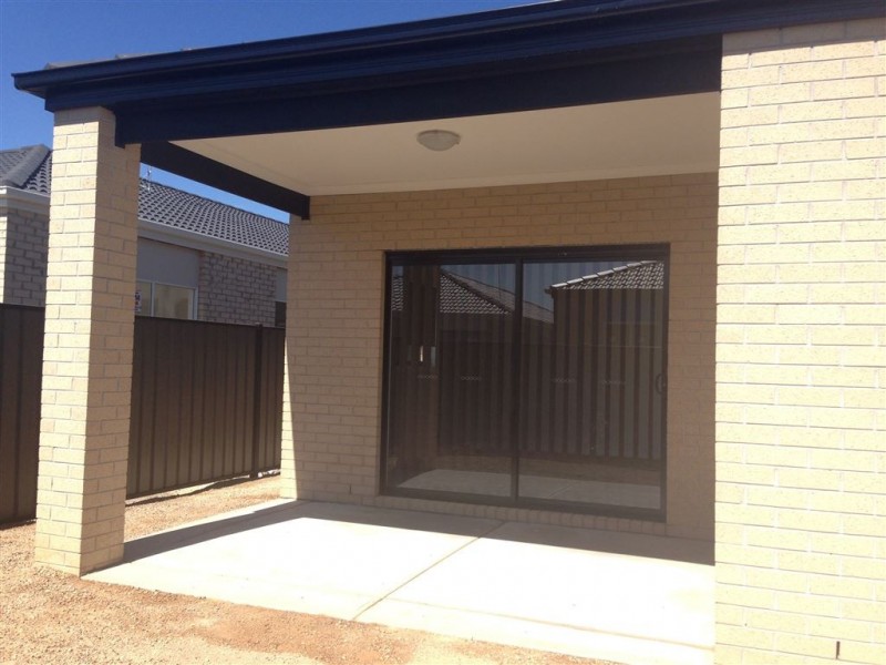 64 Terrene Terrace, Point Cook VIC 3030