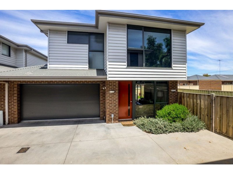 3/23-25 Seabeach Parade, North Shore VIC 3214