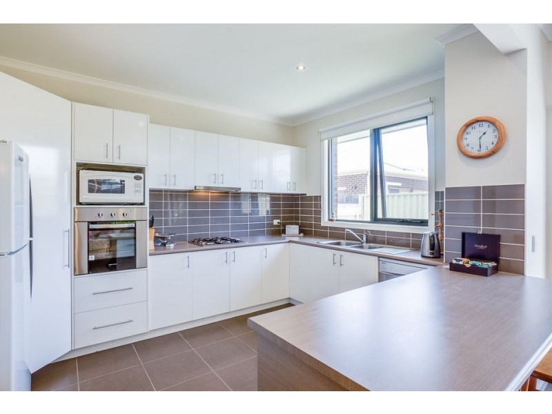 3/23-25 Seabeach Parade, North Shore VIC 3214