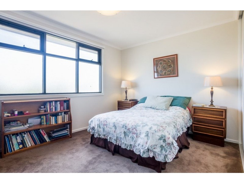 3/23-25 Seabeach Parade, North Shore VIC 3214