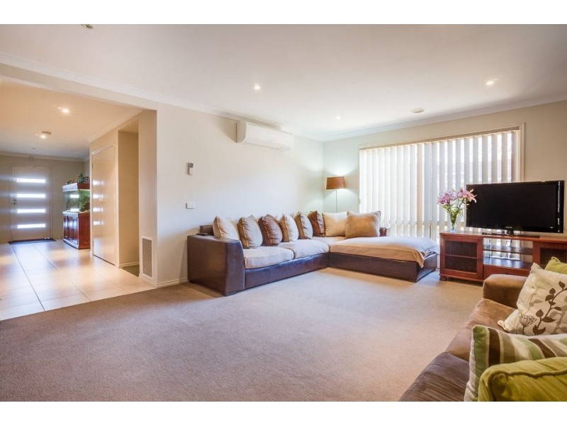 30 Holly Drive, Point Cook VIC 3030