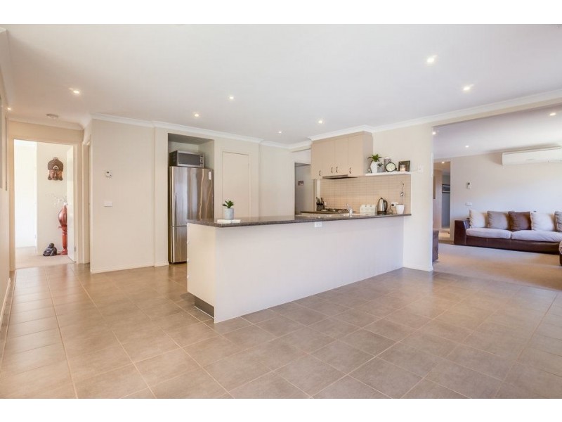 30 Holly Drive, Point Cook VIC 3030