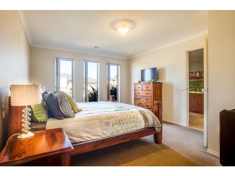 30 Holly Drive, Point Cook VIC 3030