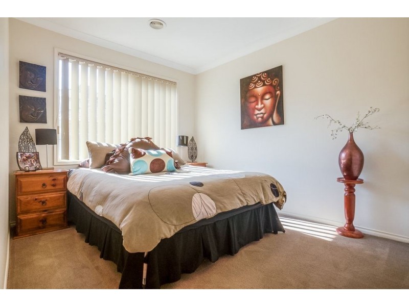 30 Holly Drive, Point Cook VIC 3030