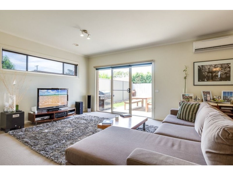 1/1 Penn Close, Werribee VIC 3030