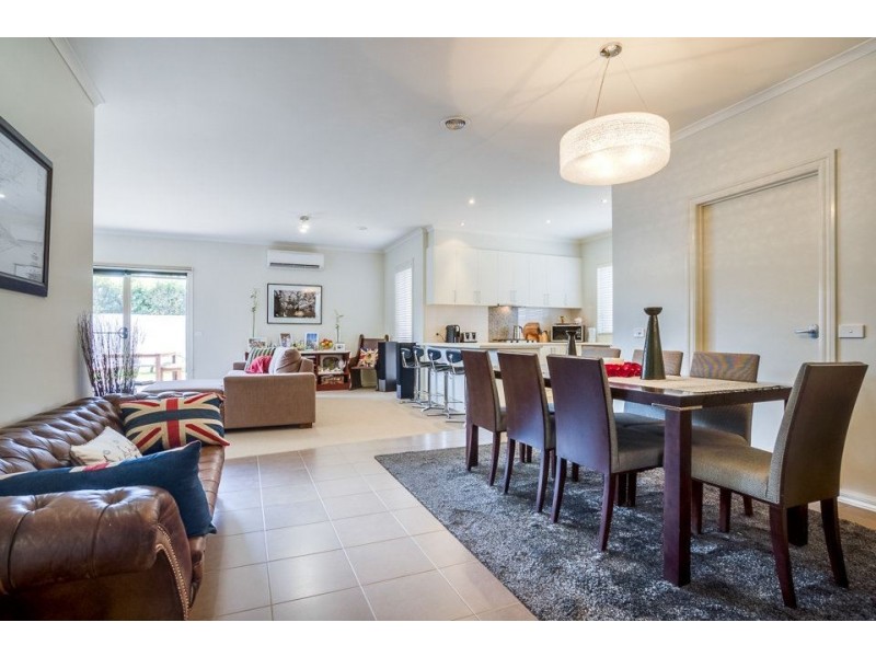 1/1 Penn Close, Werribee VIC 3030