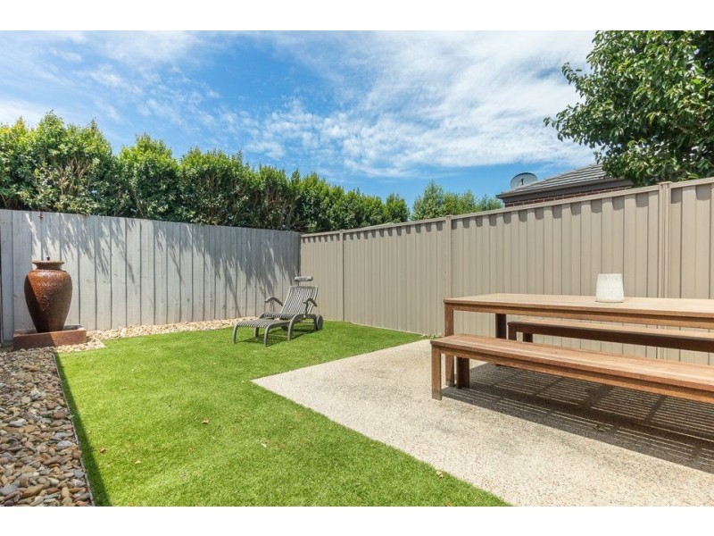 1/1 Penn Close, Werribee VIC 3030