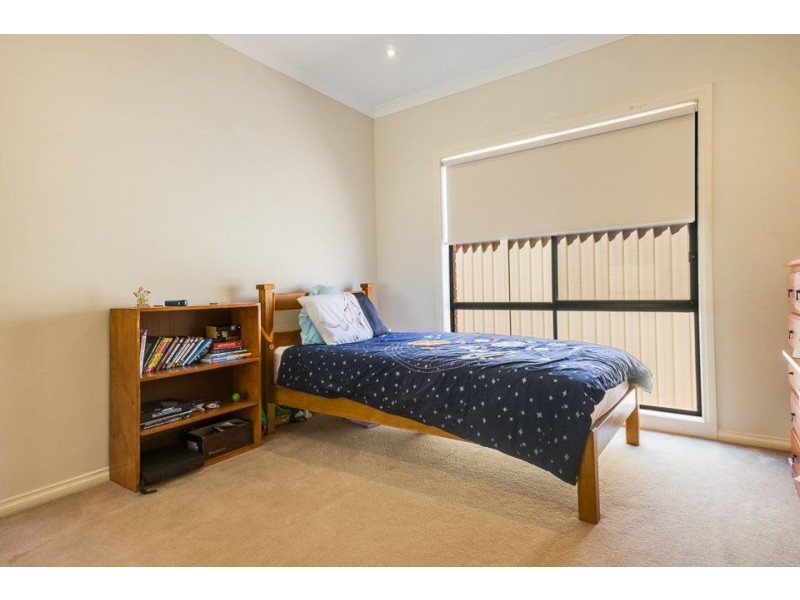 42 St Vincent Way, Caroline Springs VIC 3023