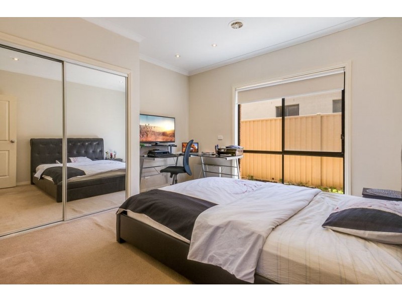42 St Vincent Way, Caroline Springs VIC 3023