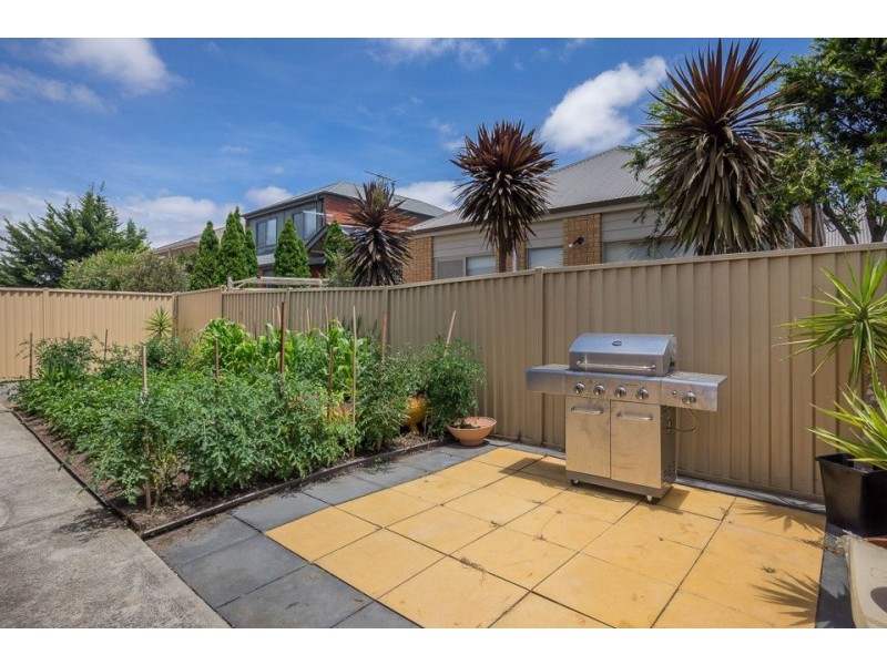 42 St Vincent Way, Caroline Springs VIC 3023