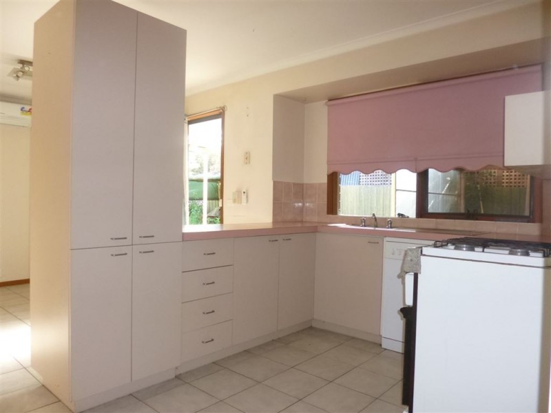 17 Queensbury Way, Werribee VIC 3030