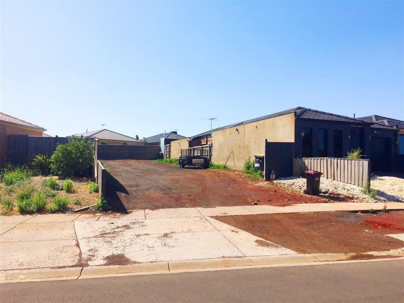 22B Cootamundra Circuit, Melton West VIC 3337