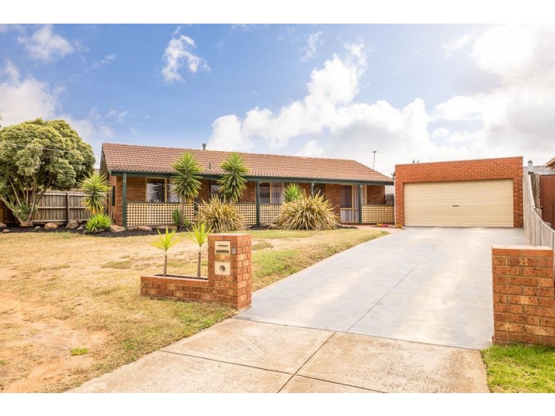 8 Stanford Close, Werribee VIC 3030