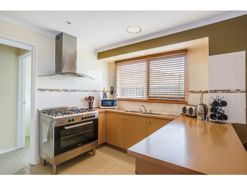 8 Stanford Close, Werribee VIC 3030